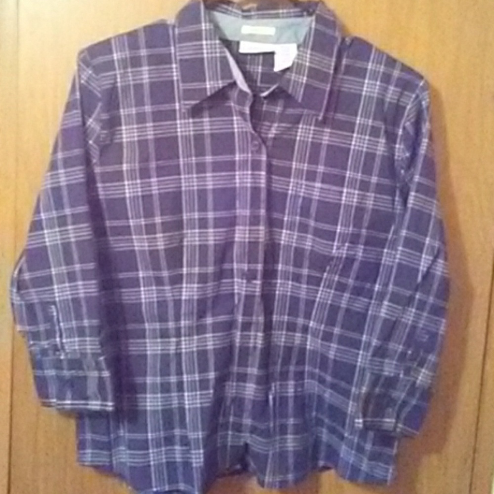 Ladies button-down top